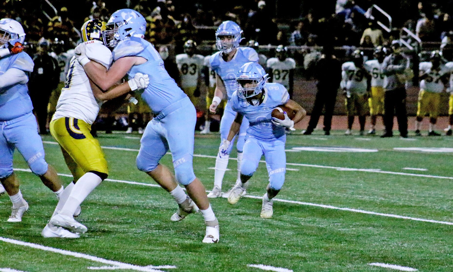 Hillsdale football: Ah Tou